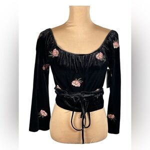 🌸 Magnolia South Black Velvety Floral Crop Top‎ NWT Medium